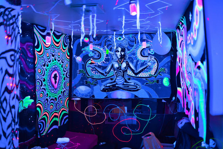 UV Wallhanging : Cosmo