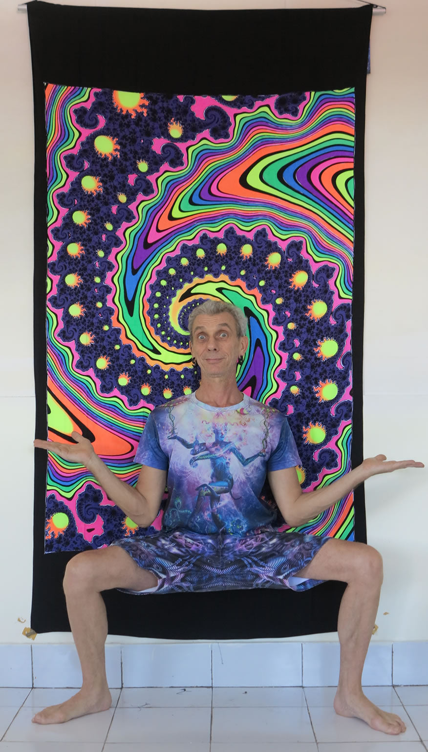 UV Wallhanging : Fractal Spin