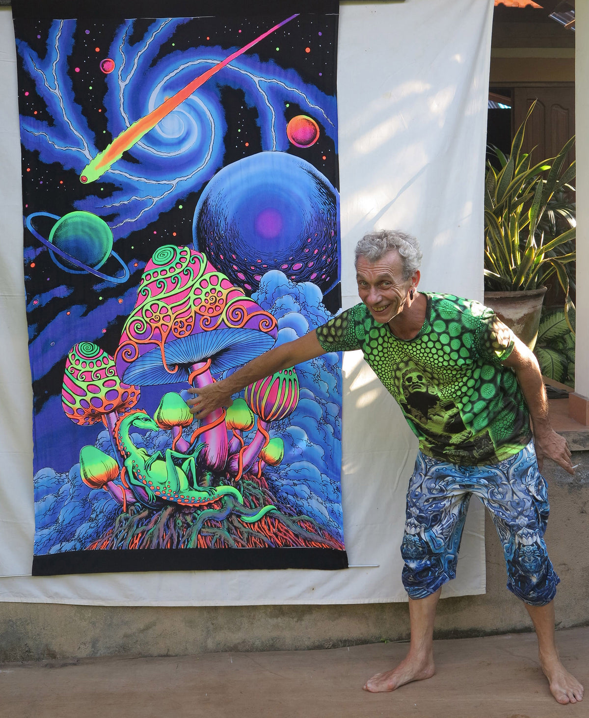 UV Wallhanging : Cosmic Shrooms