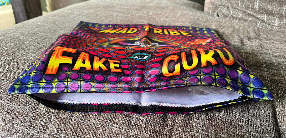 Cushion cover 40 cm : Fake Guru