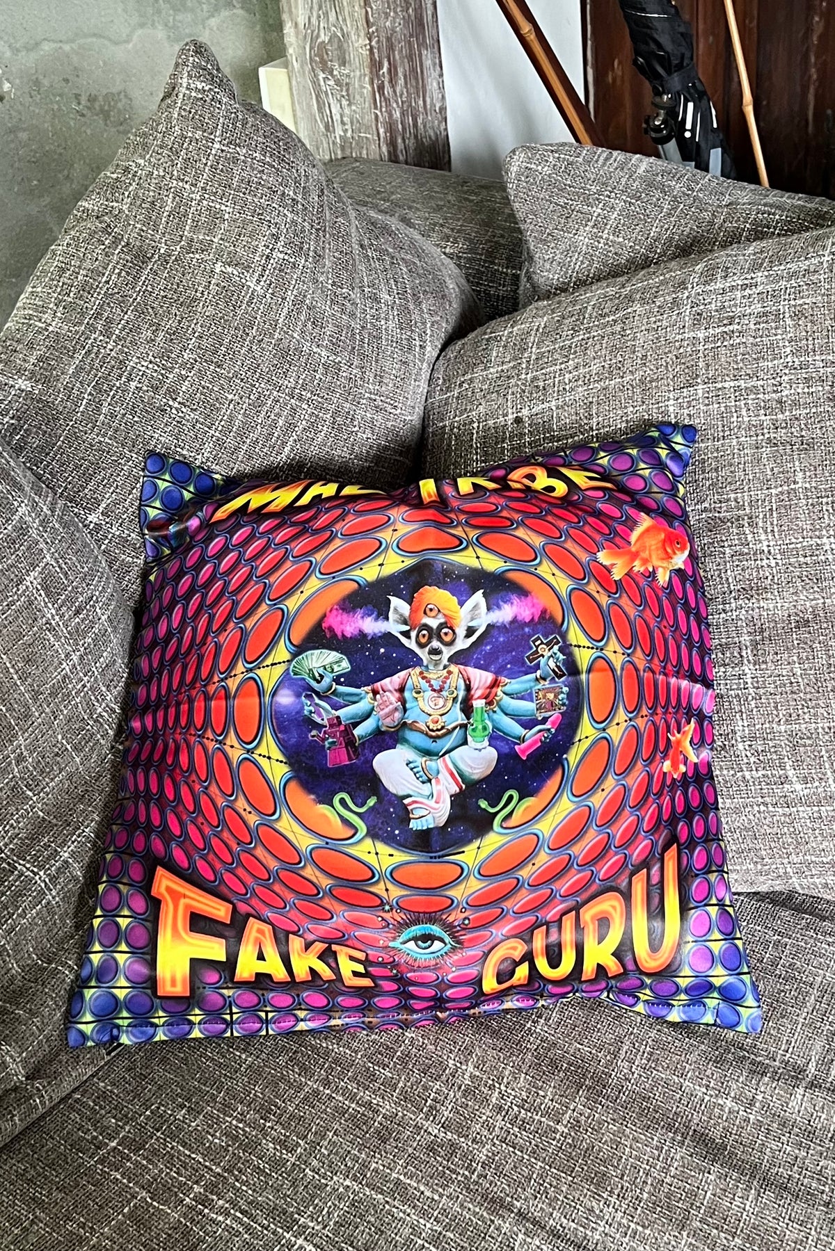 Cushion cover 40 cm : Fake Guru
