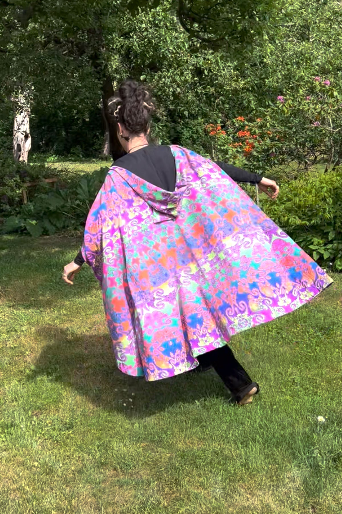 Hooded Cape : Rainbow Jellyfish Fractal